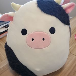 NWT 18 Inch Fuzzy Connor Cow Squishmallow. Walgreens Exclusive